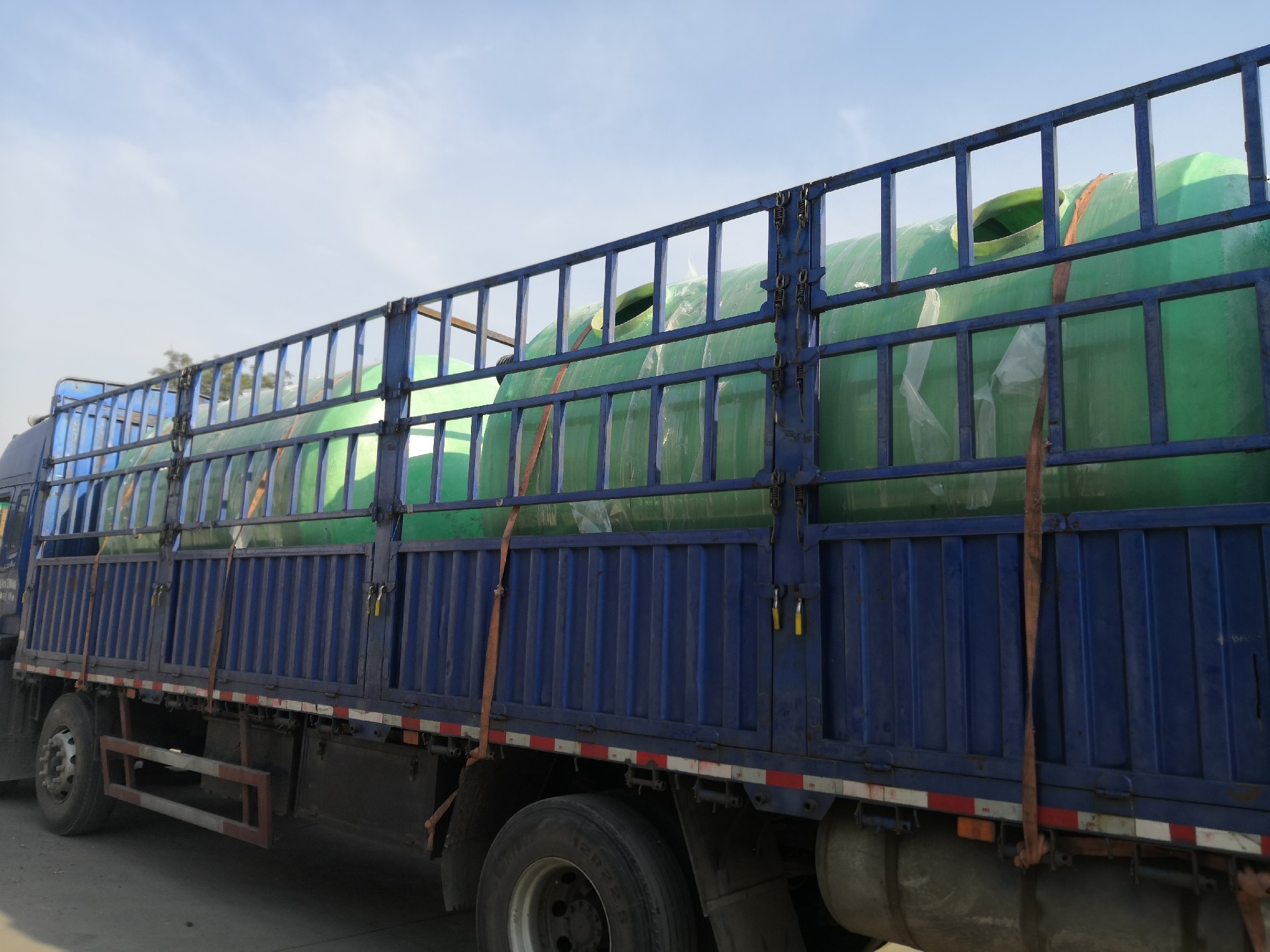 臨河纏繞玻璃鋼化糞池公司品牌設(shè)備-廠家直銷價格